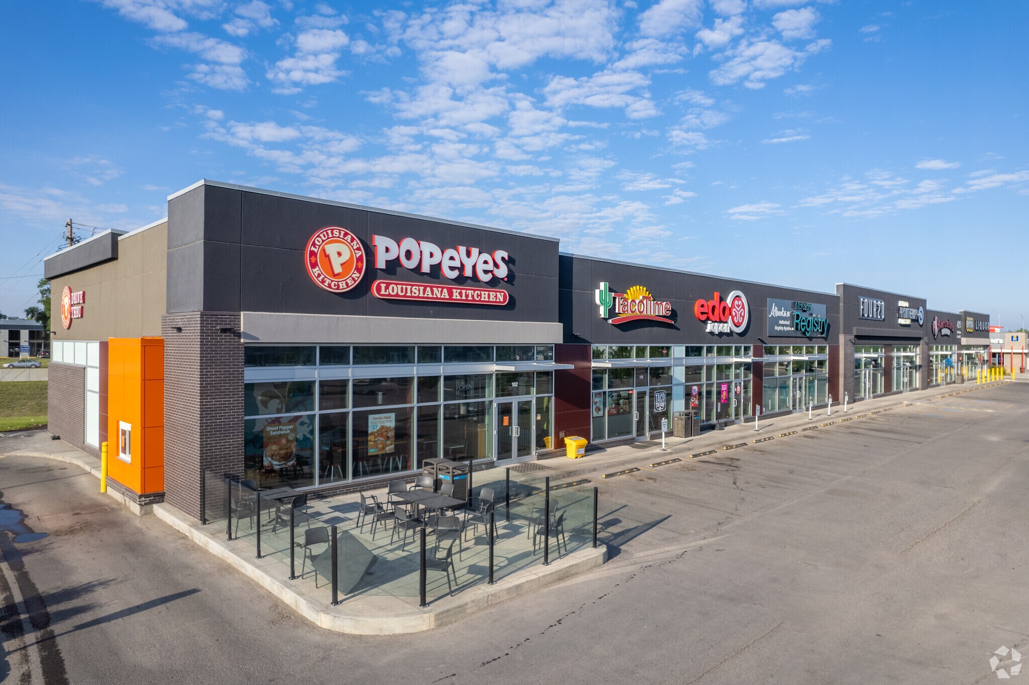 425 Aviation Rd NE, Calgary, AB à vendre Photo principale- Image 1 de 1