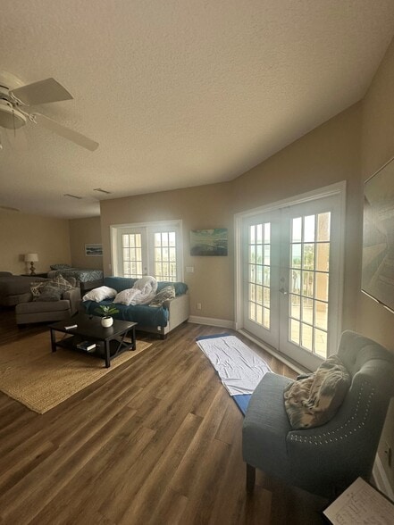 142 11th Ave N, Jacksonville Beach, FL for sale - Building Photo - Image 2 of 5