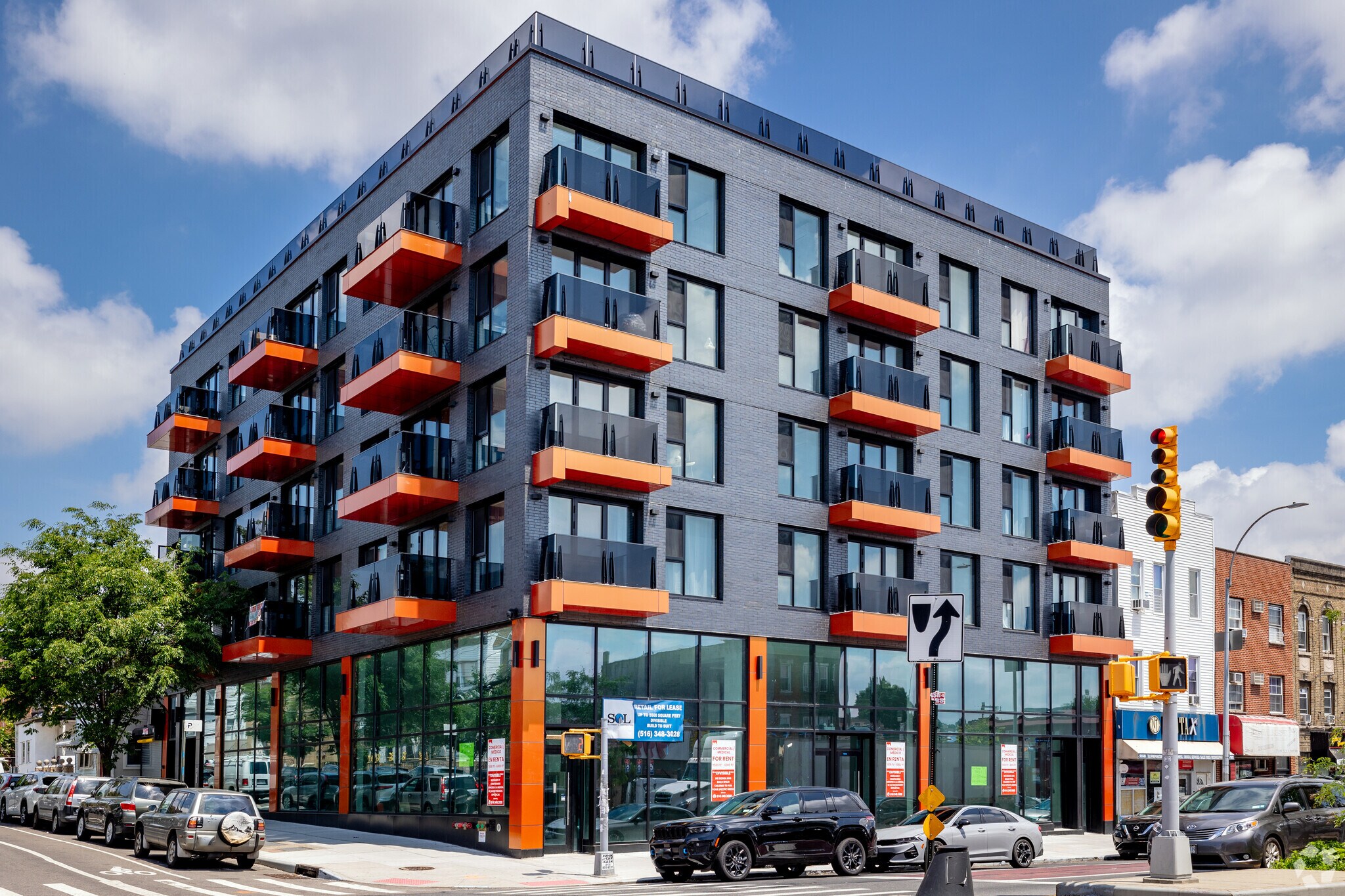 10107 Northern Blvd, Corona, NY for lease Primary Photo- Image 1 of 26