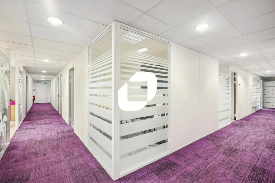 Office in Saint-Cloud for sale - Interior Photo - Image 3 of 16