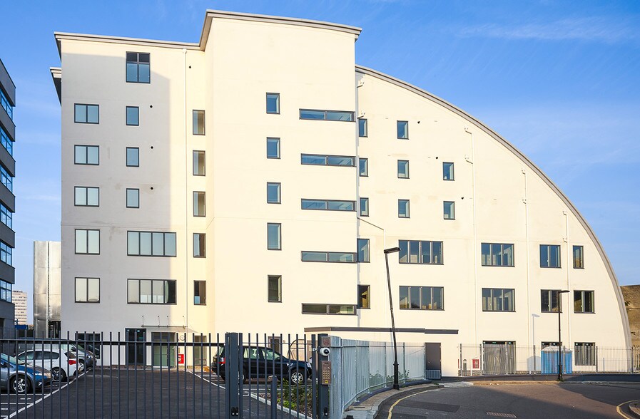 10 Bard Rd, Londres à vendre - Photo du bâtiment - Image 3 de 5