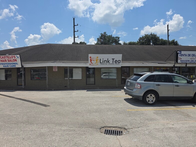 418 Highway 90 W, Sealy, TX for lease - Building Photo - Image 2 of 23
