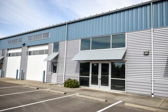 8108 River Dr SE, Olympia, WA à louer Photo du bâtiment- Image 2 de 12