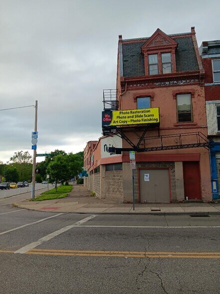 2108 Central Pky, Cincinnati, OH for sale - Primary Photo - Image 1 of 6