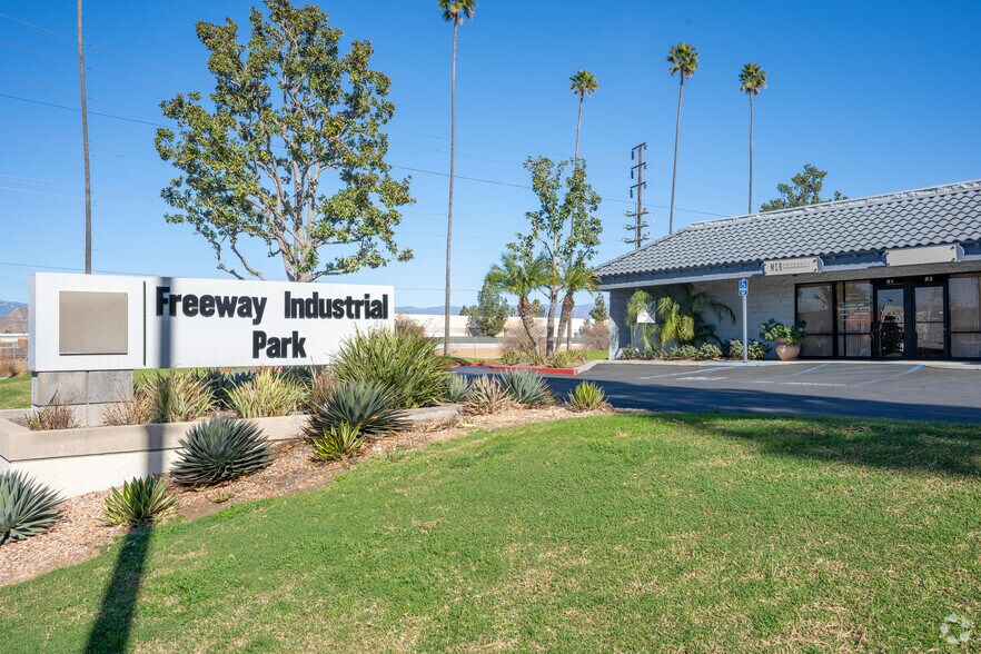 1600 Chicago Ave, Riverside, CA à louer - Photo du bâtiment - Image 2 de 9