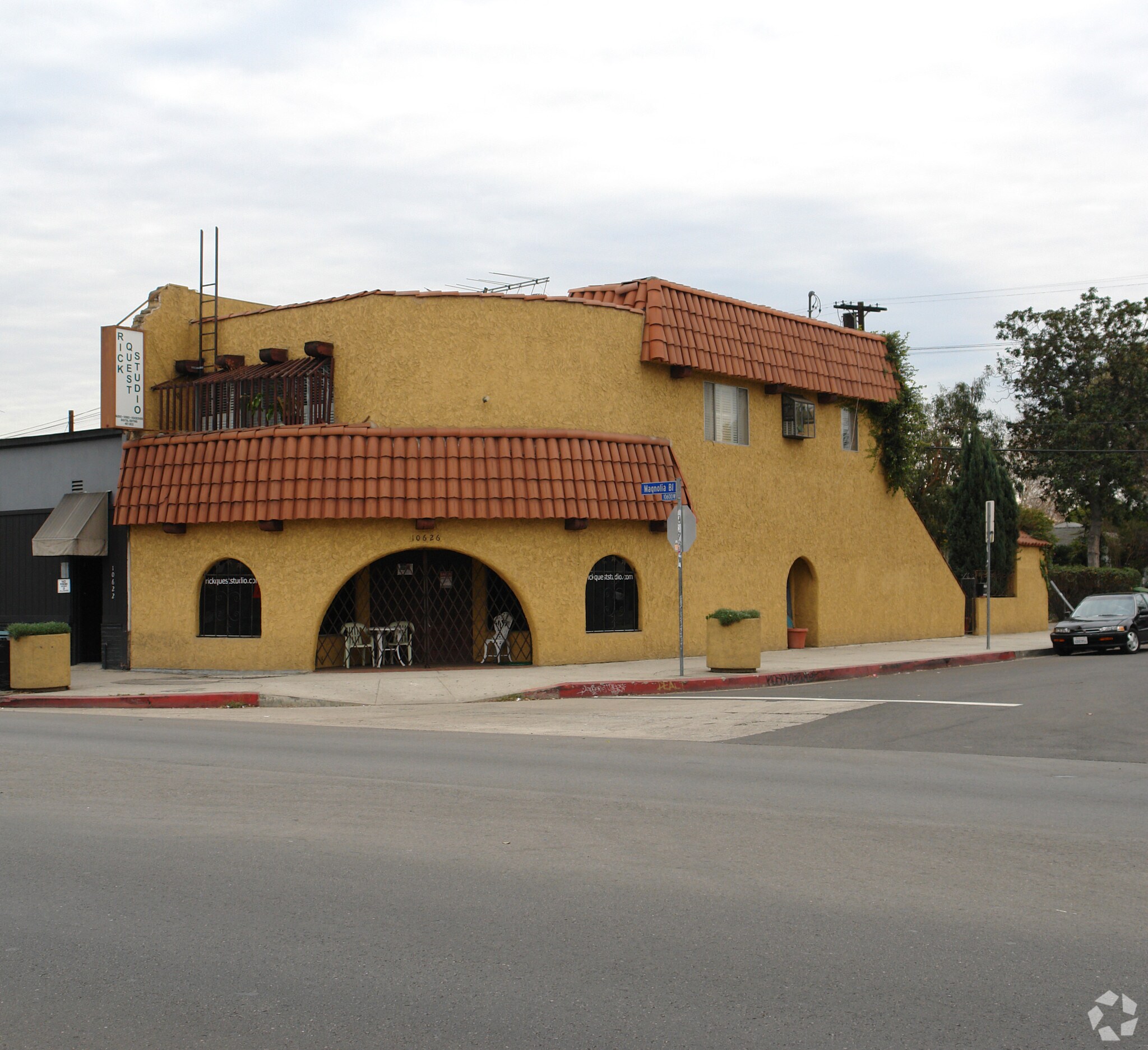 10626 Magnolia Blvd, North Hollywood, CA à vendre Photo principale- Image 1 de 20