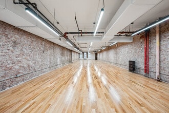 412 Broadway, New York, NY for lease Building Photo- Image 1 of 8