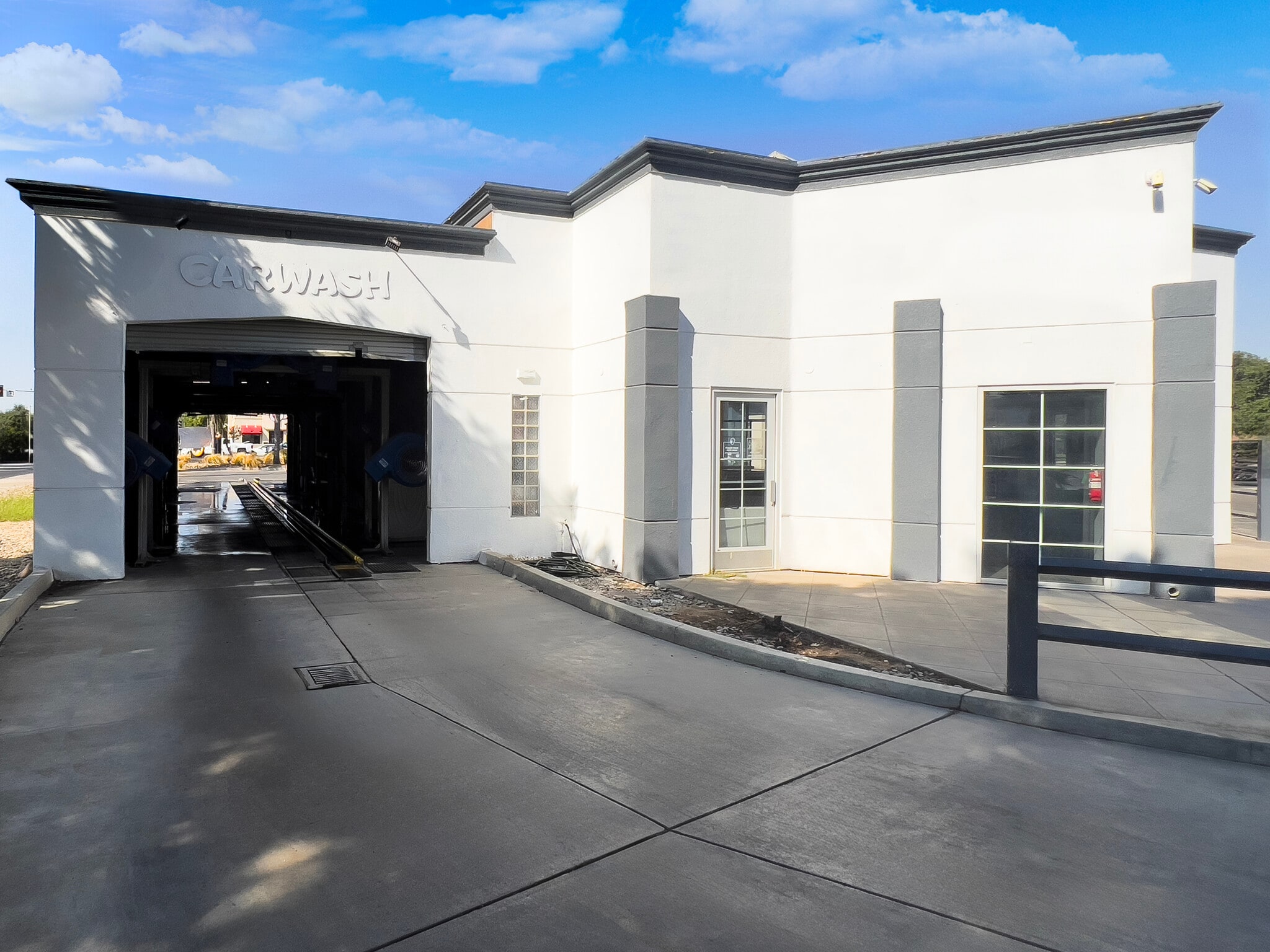 1697 W Lacey Blvd, Hanford, CA for sale Building Photo- Image 1 of 45