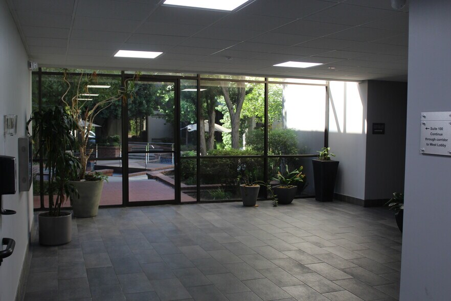 5955 De Soto Ave, Woodland Hills, CA à louer - Photo intérieure - Image 3 de 6