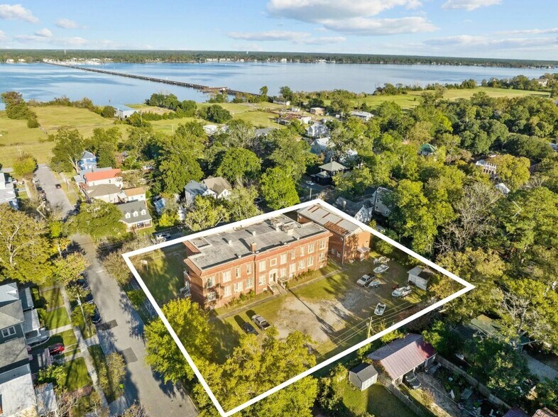 1217 N Pasteur St, New Bern, NC à vendre - Photo du bâtiment - Image 3 de 17
