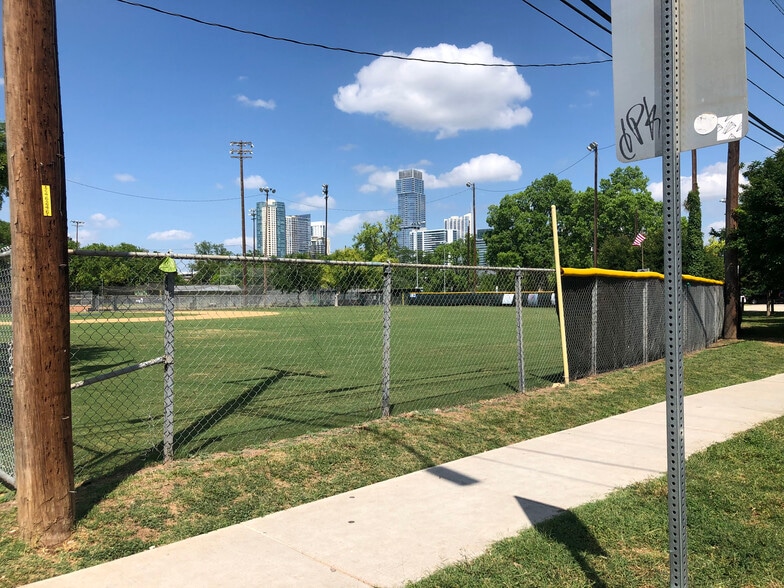 1725 Toomey Rd, Austin, TX for lease - Building Photo - Image 3 of 5