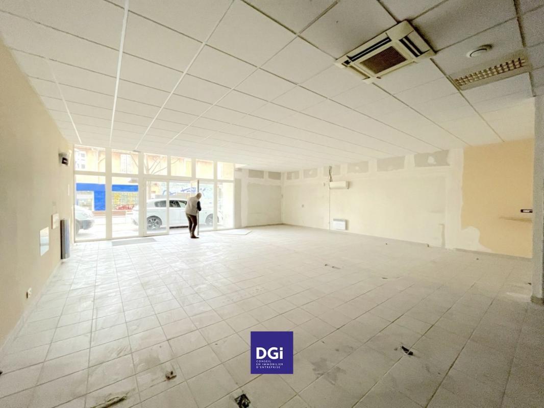 81 Rue De La République, Nîmes for lease Interior Photo- Image 1 of 7