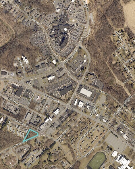 2251 Yorktown Ave, Lynchburg, VA à vendre - Aérien - Image 2 de 2