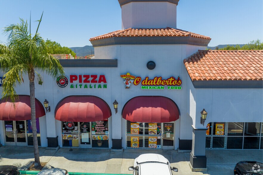 25285 Madison Ave, Murrieta, CA à louer - Photo du bâtiment - Image 3 de 4