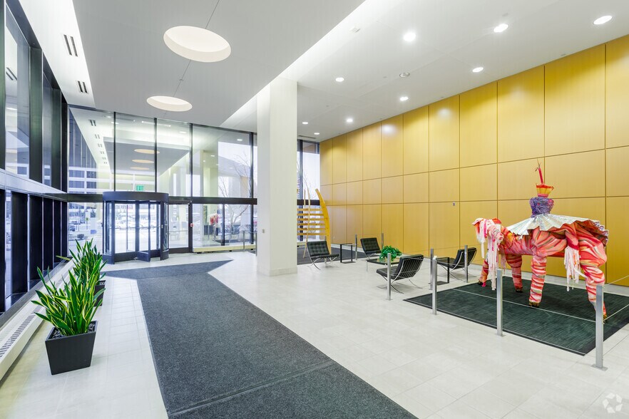 26555 Evergreen Rd, Southfield, MI à louer - Hall d’entrée - Image 3 de 12