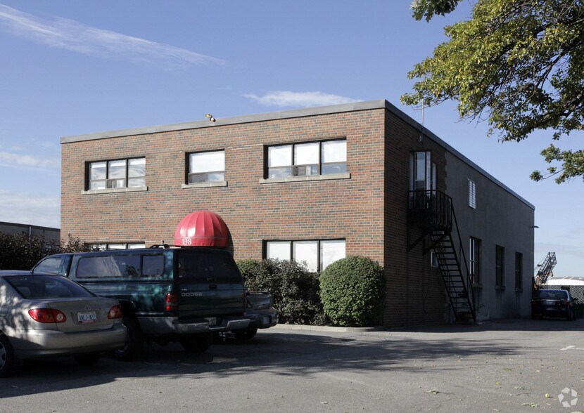 138 Creditstone Rd, Vaughan, ON à louer - Photo du bâtiment - Image 2 de 2