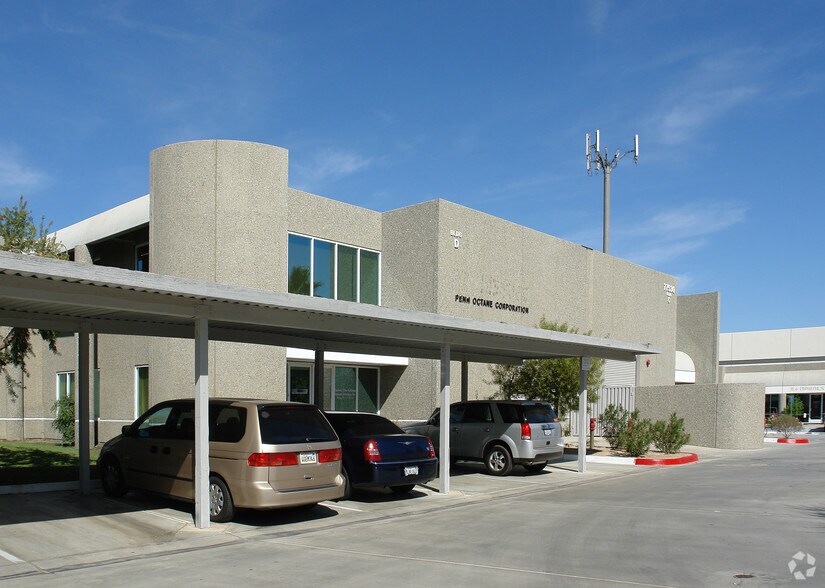 77530 Enfield Ln, Palm Desert, CA à vendre - Photo du bâtiment - Image 3 de 38