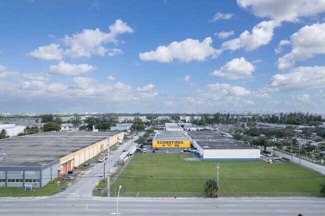 Plus de détails pour 7005-7145 NW 41 St, Miami, FL - Industriel à louer