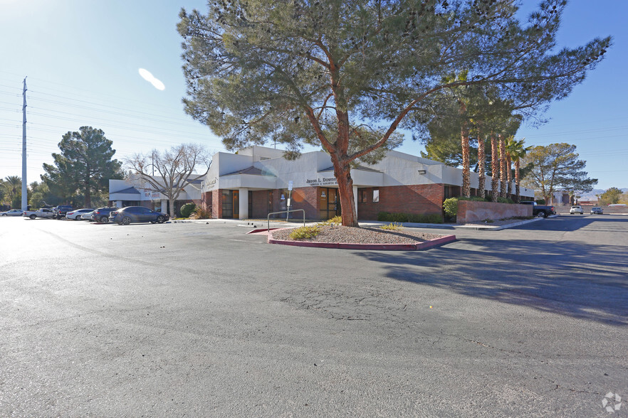 5650-5680 W Flamingo Rd, Las Vegas, NV à vendre - Photo principale - Image 1 de 1