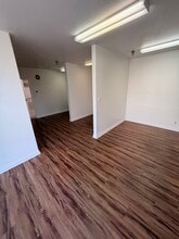 220 Bernoulli Cir, Oxnard, CA à louer Photo intérieure- Image 2 de 11