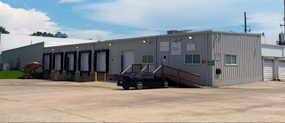 142 Knobcrest Dr, Houston, TX à louer - Photo du bâtiment - Image 3 de 10