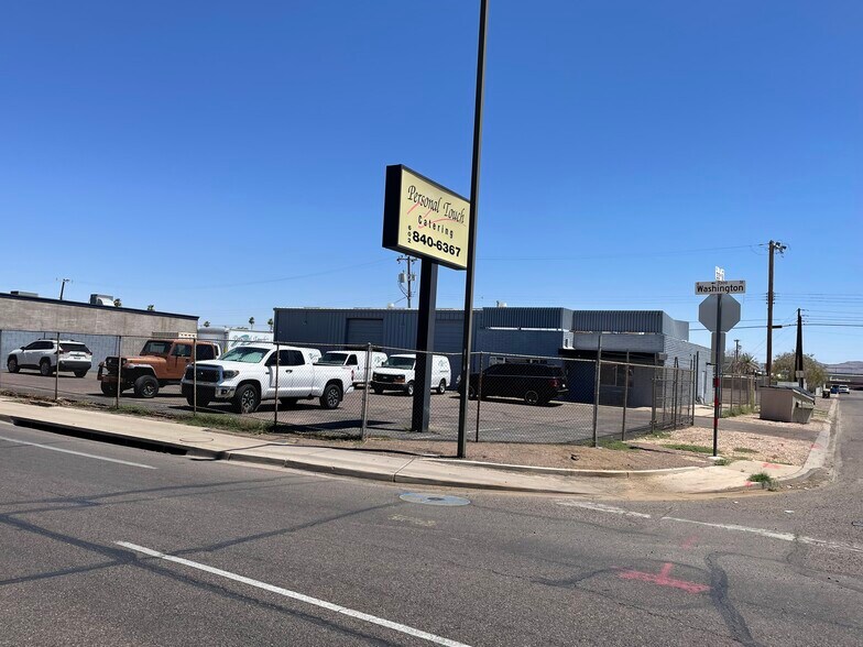 3301 E Washington St, Phoenix, AZ à vendre - Photo du bâtiment - Image 2 de 17