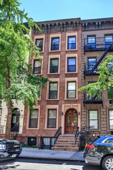 346 E 51st St, New York, NY à vendre - Photo du bâtiment - Image 1 de 15