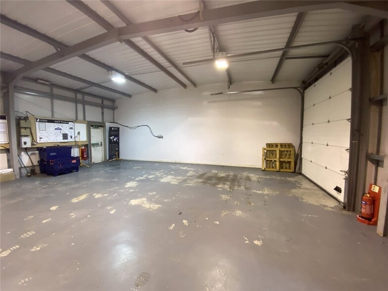 Harlescott Lane, Shrewsbury for lease - Interior Photo - Image 3 of 5