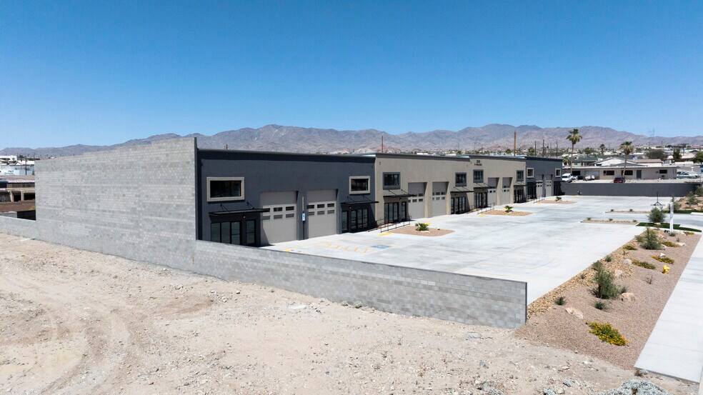 2995 Kiowa Blvd N, Lake Havasu City, AZ à louer - Photo du bâtiment - Image 3 de 19