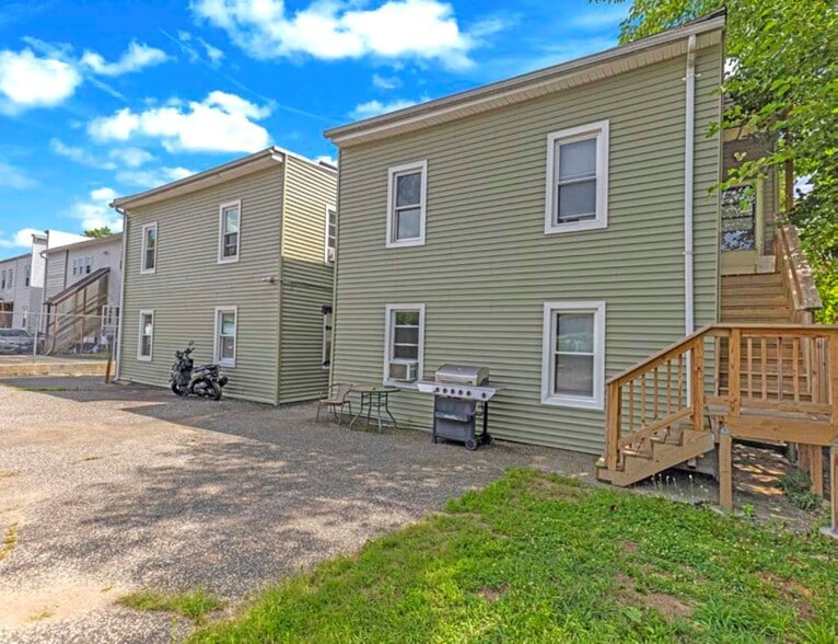 32-34 Joy St, Ludlow, MA à vendre - Photo du bâtiment - Image 2 de 8
