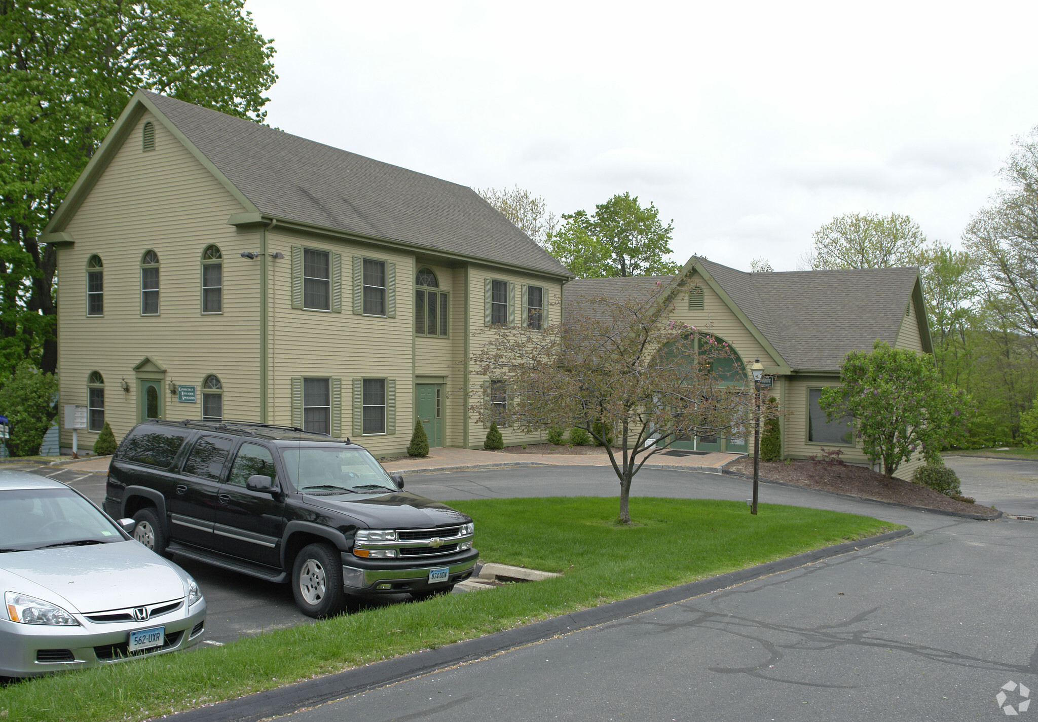 663 E Main St, Torrington, CT à vendre Photo principale- Image 1 de 1