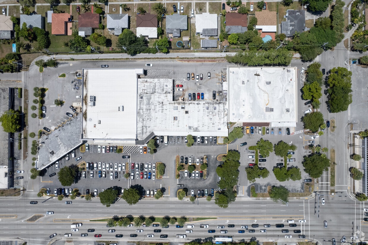 705-761 NE 167th St, Miami, FL for lease Building Photo- Image 1 of 5