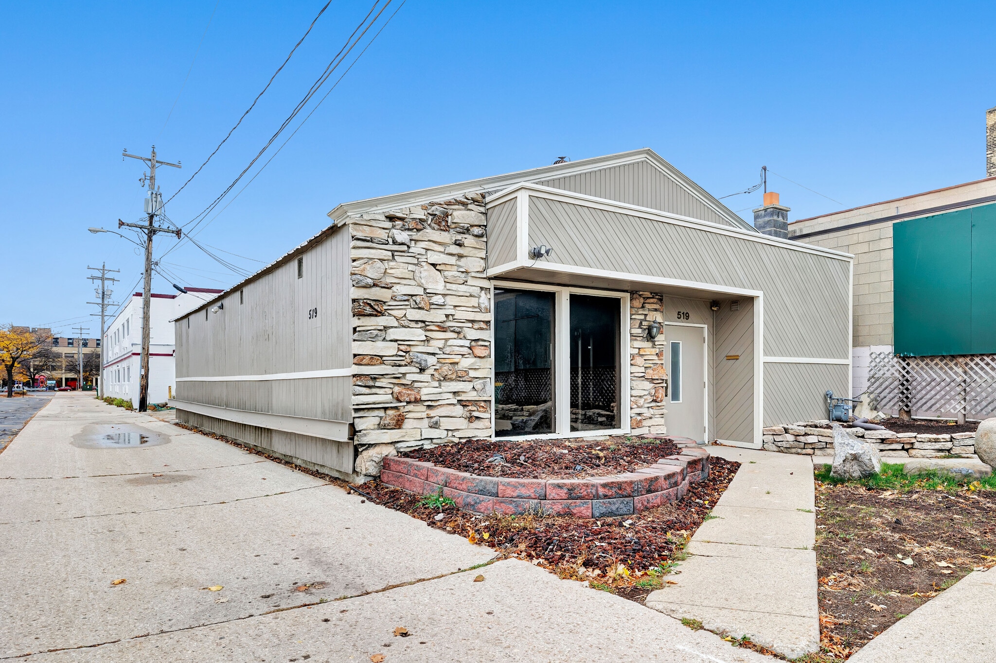 519 E Walnut St, Green Bay, WI for lease Building Photo- Image 1 of 12