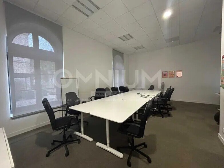 Bureau dans Lyon à louer - Photo du bâtiment - Image 3 de 9
