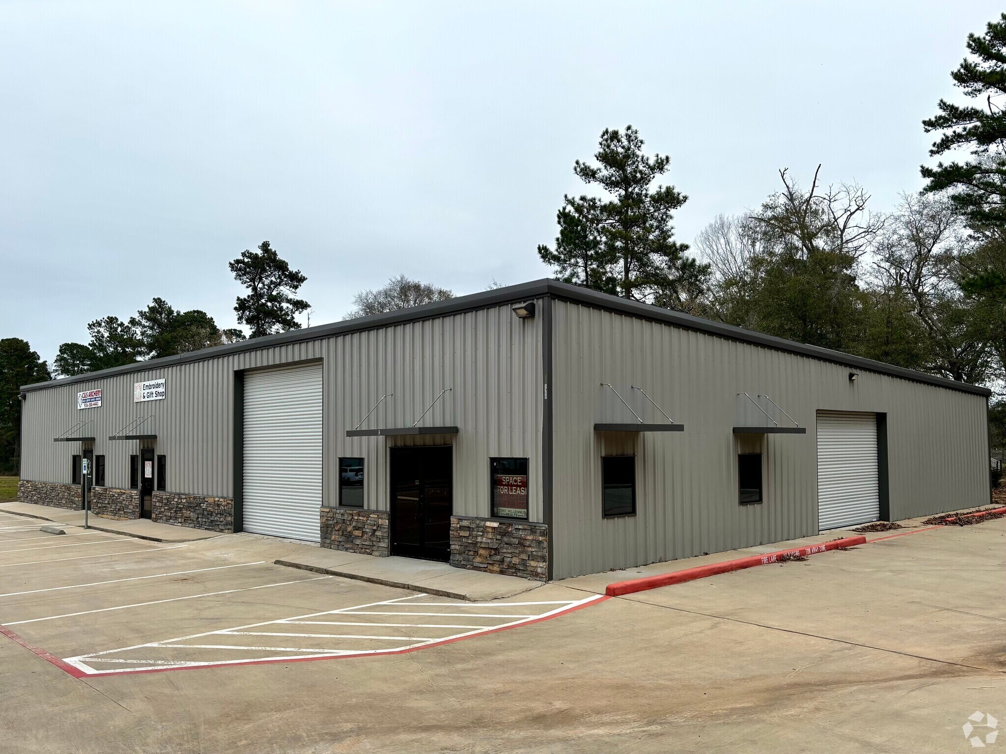 21360 Shannon Cir, Montgomery, TX for lease Primary Photo- Image 1 of 2