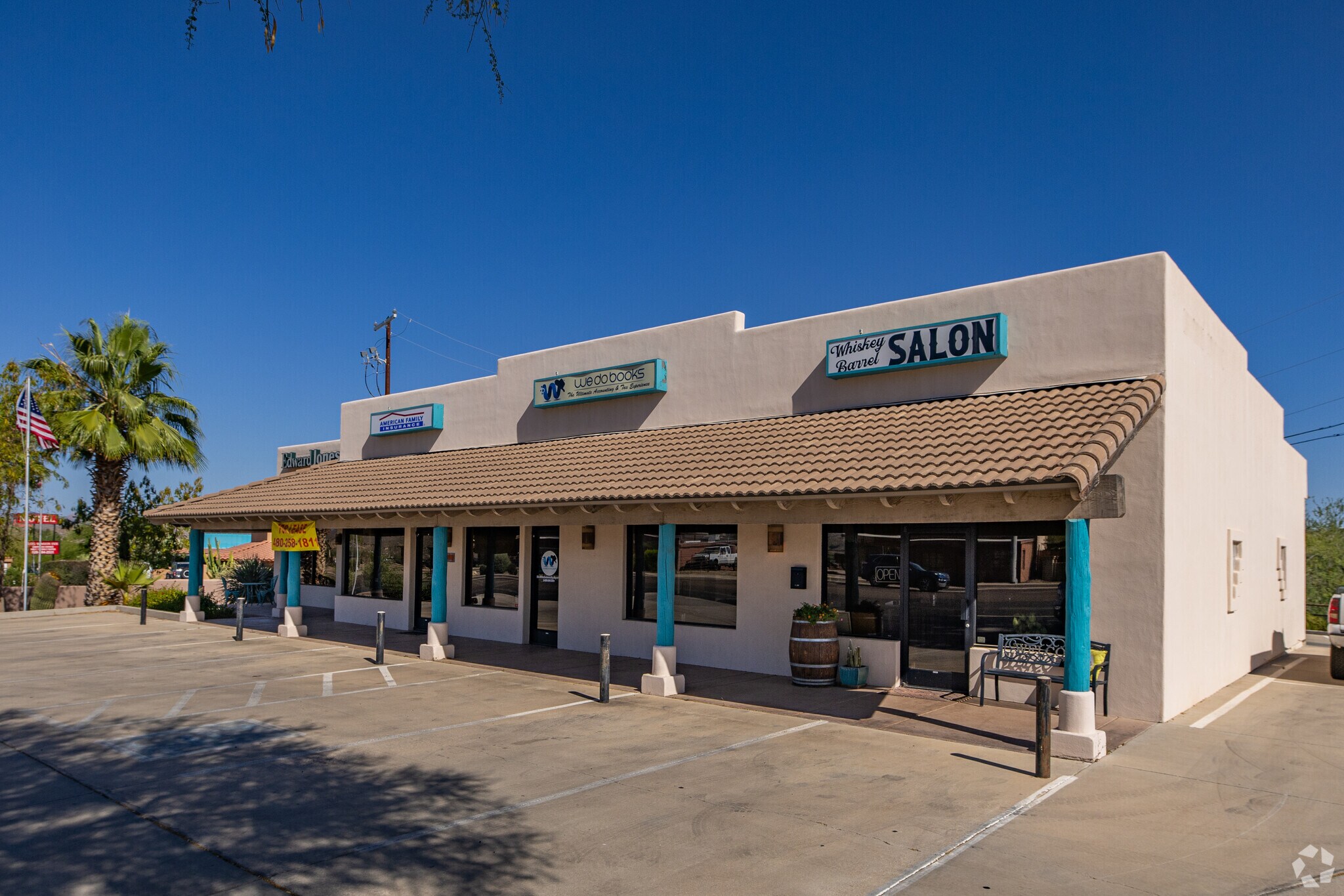 581 W Wickenburg Way, Wickenburg, AZ à louer Photo principale- Image 1 de 2