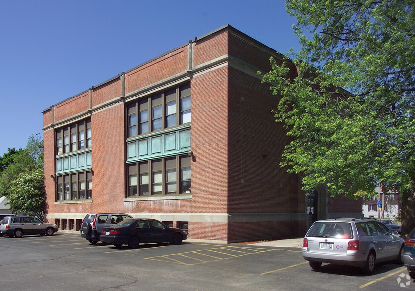 422 Post Rd, Warwick, RI à louer - Photo du bâtiment - Image 3 de 29