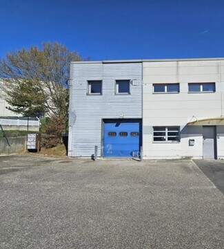 Plus de détails pour Local d'activités à louer