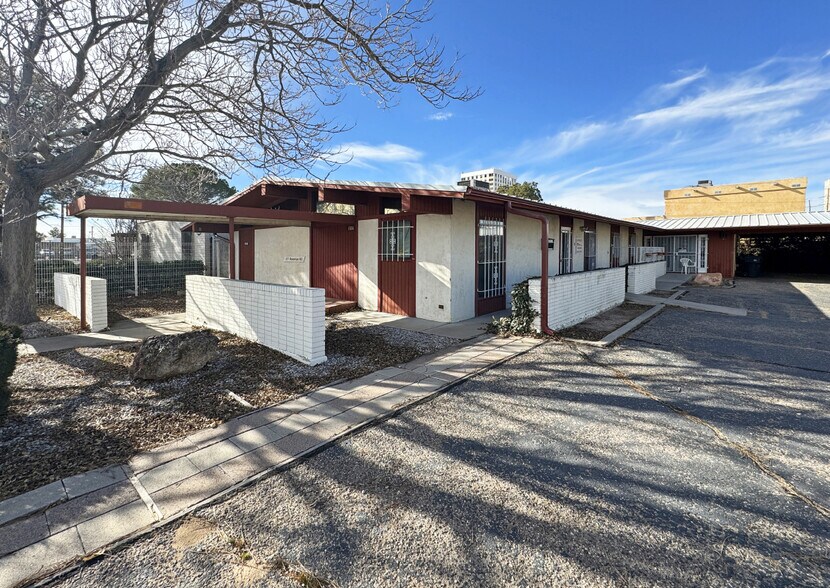 217 Palomas Dr NE, Albuquerque, NM à vendre - Photo du bâtiment - Image 1 de 12