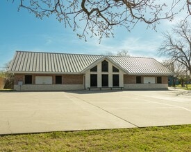 200 E Evergreen St, Sherman, TX for lease Building Photo- Image 2 of 3