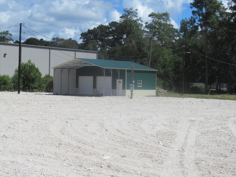 12211 Carriage Ln, Conroe, TX à louer - Photo du bâtiment - Image 3 de 20