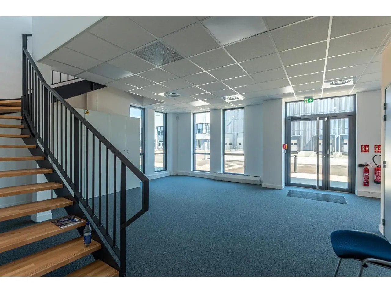 Flex in Saint-Priest for lease Building Photo- Image 1 of 1
