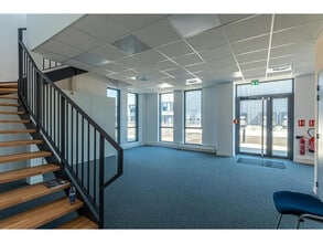 Flex in Saint-Priest for lease Building Photo- Image 1 of 1