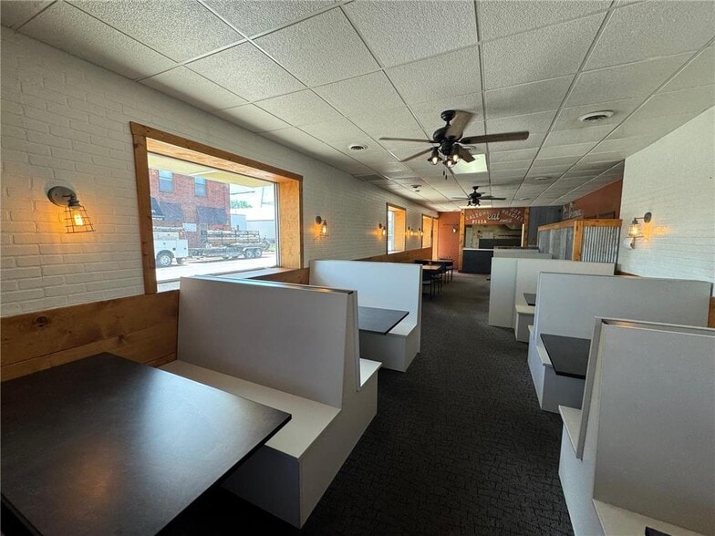 110 Central Ave S, Milaca, MN for lease - Building Photo - Image 3 of 5