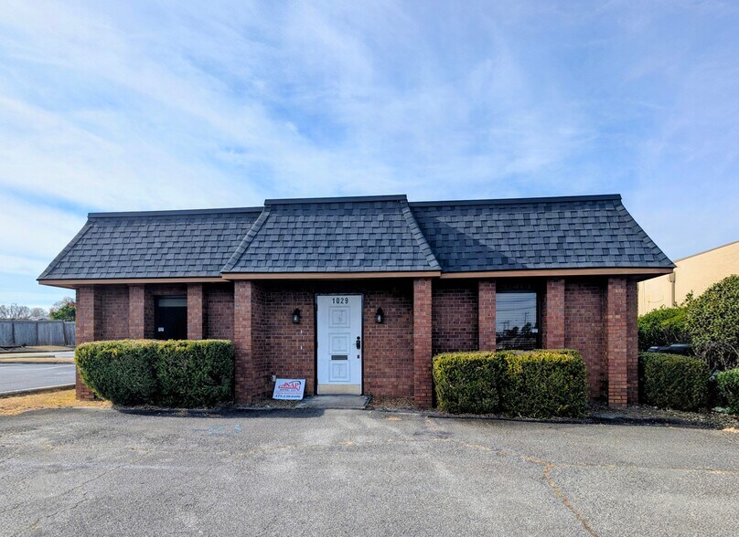 1029 N Houston Rd, Warner Robins, GA for lease - Primary Photo - Image 1 of 6