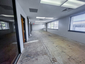 2755-2795 E Desert Inn Rd, Las Vegas, NV à louer Photo intérieure- Image 1 de 6