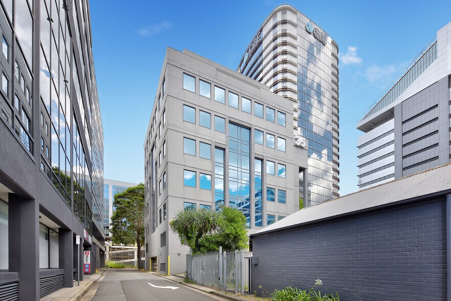 35 Smith St, Parramatta à louer - Photo du bâtiment - Image 2 de 6