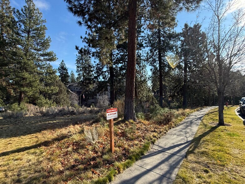 960 Yates dr, Bend, OR à vendre - Photo du bâtiment - Image 3 de 3