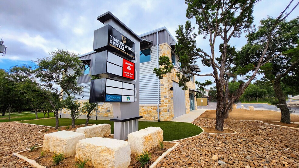 502 E Borgfeld Dr, San Antonio, TX à louer - Photo du bâtiment - Image 3 de 11