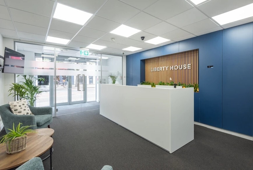 81-83 Victoria Rd, Surbiton for lease - Interior Photo - Image 3 of 19